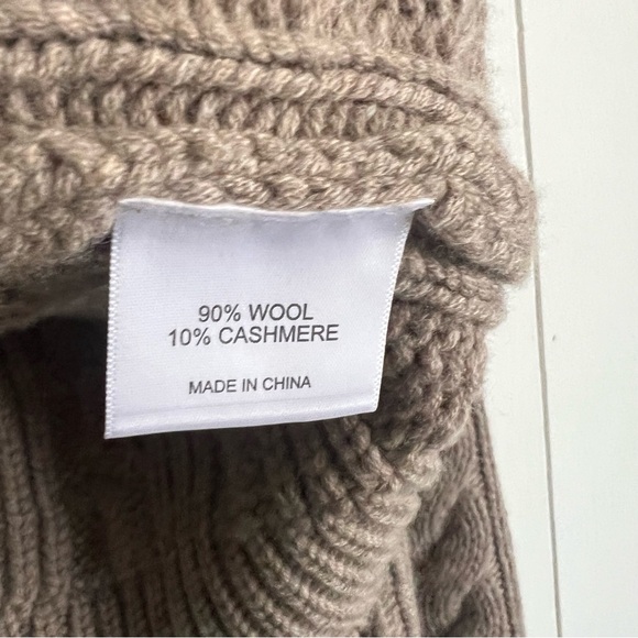 Mr. Mittens Cropped Cable Crew Neck Sweater - Picture 2 of 6